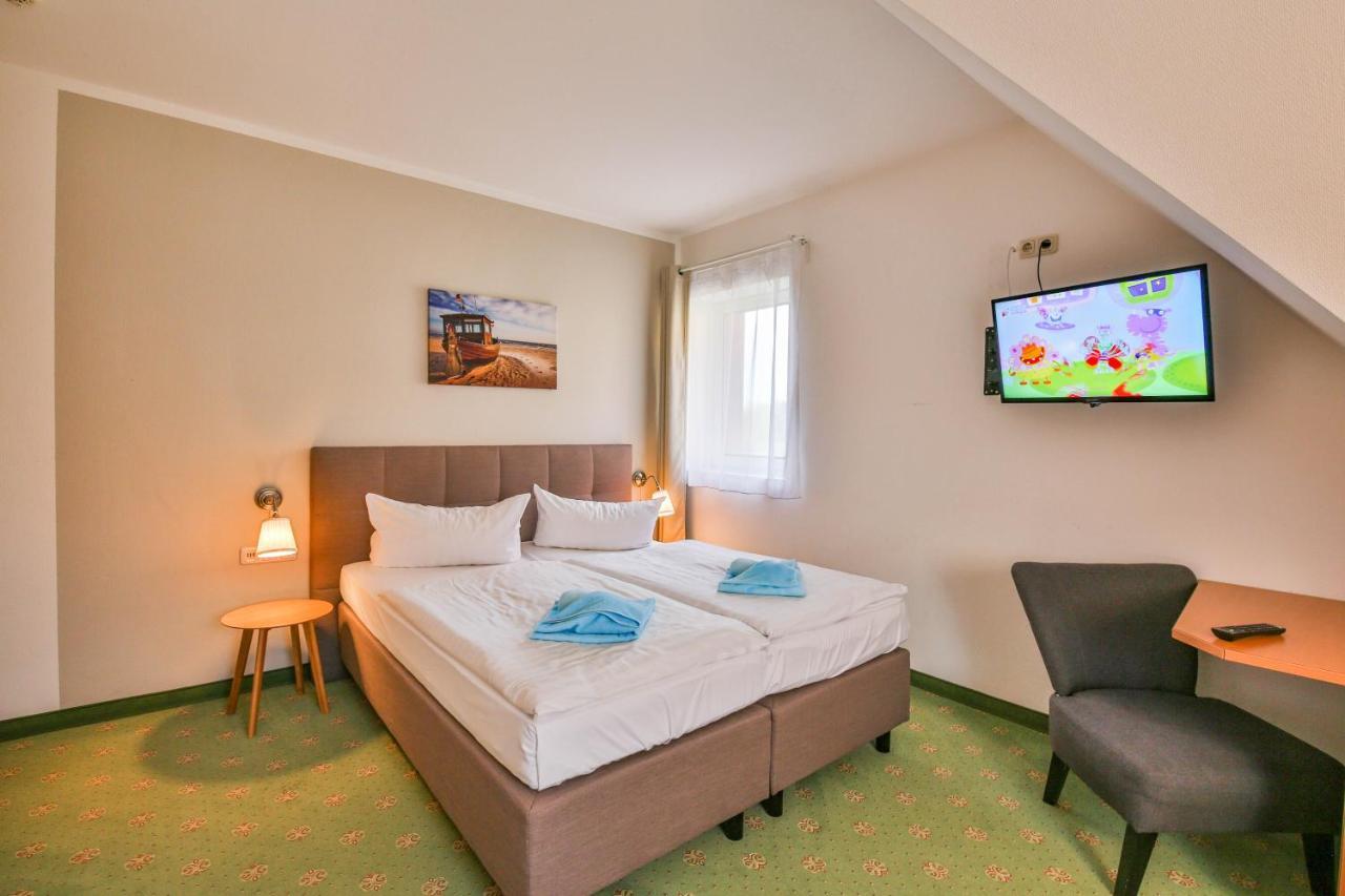 Hotel Und Restaurant "Zur Zwiebel" Peenemunde Exteriör bild