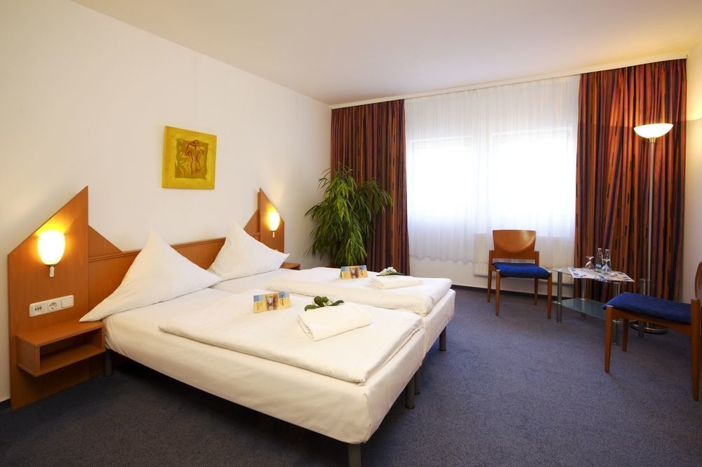 Hotel Und Restaurant "Zur Zwiebel" Peenemunde Exteriör bild